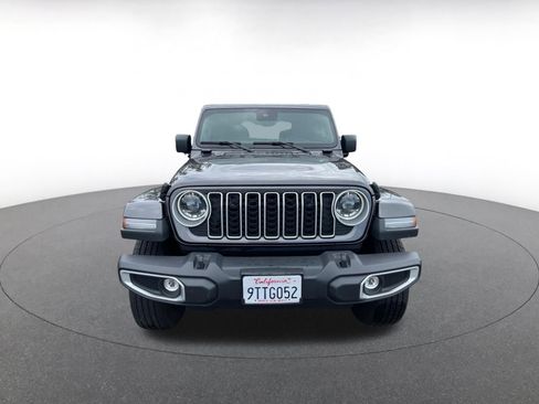Used 2025 Jeep Wrangler Unlimited Sahara AWD/4WD image 2