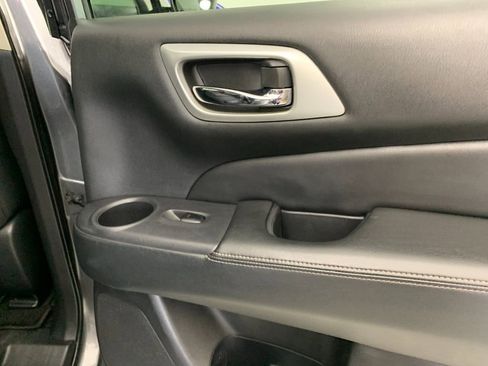 Used 2020 Nissan Pathfinder SV FWD image 36