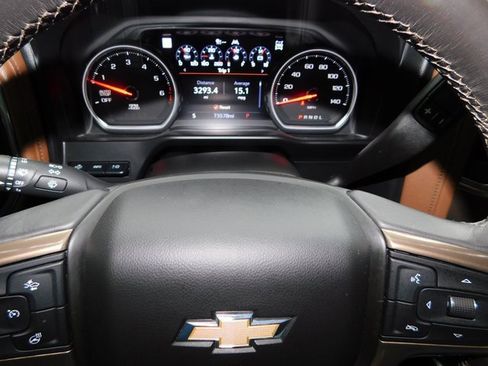 Used 2021 Chevrolet Silverado 1500 High Country w/ Technology Package image 34