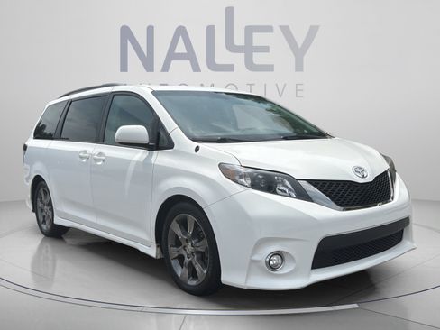 Used 2011 Toyota Sienna SE w/ Preferred Pkg FWD image 10