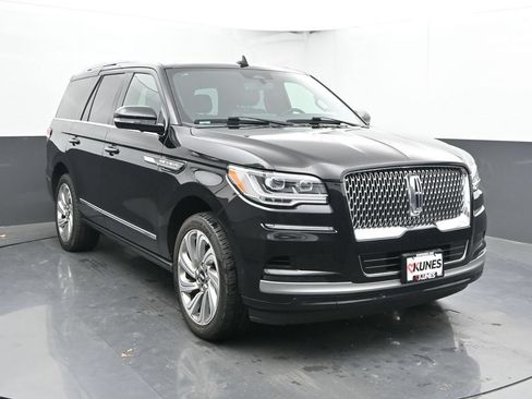 Used 2024 Lincoln Navigator Premiere AWD/4WD image 5