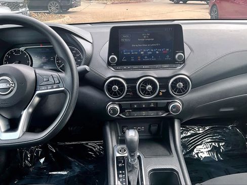 Used 2024 Nissan Sentra SV FWD image 7
