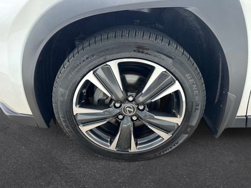 Used 2022 Lexus UX 250h w/ Accessory Package (Z2) AWD/4WD image 10
