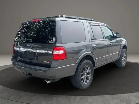 Used 2017 Ford Expedition Limited w/ Equipment Group 301A AWD/4WD image 8