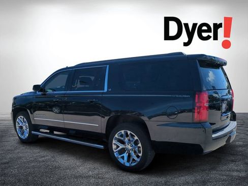 Used 2019 Chevrolet Suburban LT w/ LT Signature Package RWD image 6