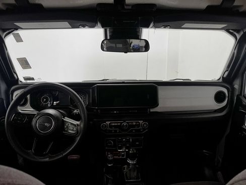 Used 2024 Jeep Wrangler Unlimited Sport AWD/4WD image 3