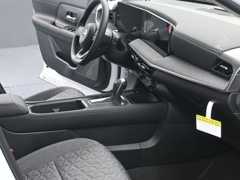 New 2026 Nissan Kicks SV w/ Cold Weather Package AWD/4WD image 9