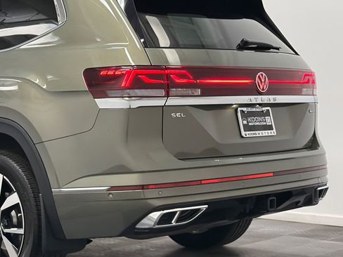 Used 2025 Volkswagen Atlas SEL Premium R-Line AWD/4WD image 7