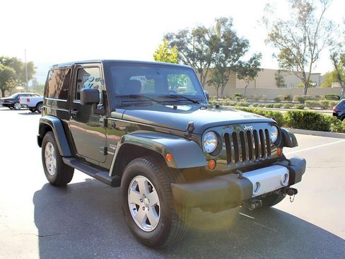 Used 2011 Jeep Wrangler Sahara w/ Connectivity Group AWD/4WD image 7