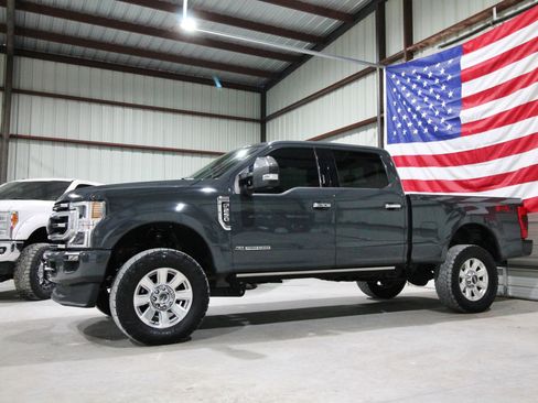 Used 2021 Ford F250 Platinum image 4