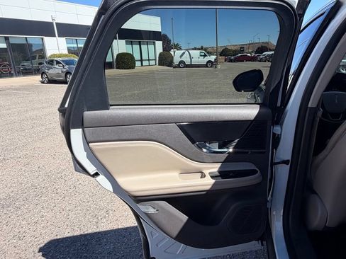 Used 2022 Lincoln Corsair FWD w/ Premium Package image 24