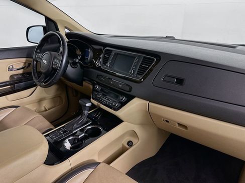 Used 2019 Kia Sedona EX w/ EX Premium Package image 39