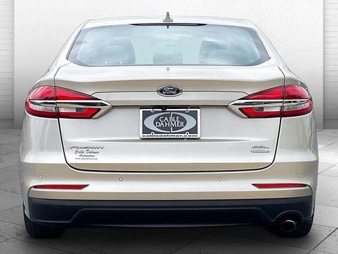 Used 2019 Ford Fusion SEL FWD image 3