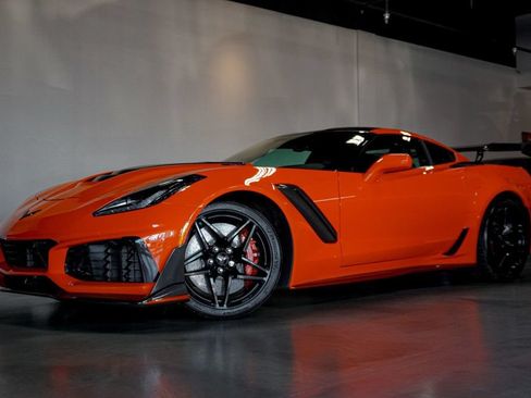 Used 2019 Chevrolet Corvette ZR1 RWD image 1