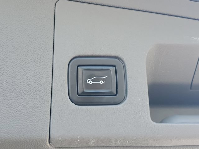 Certified 2020 Cadillac XT5 Premium Luxury w/ LPO, Floor Liner Package AWD/4WD image 8