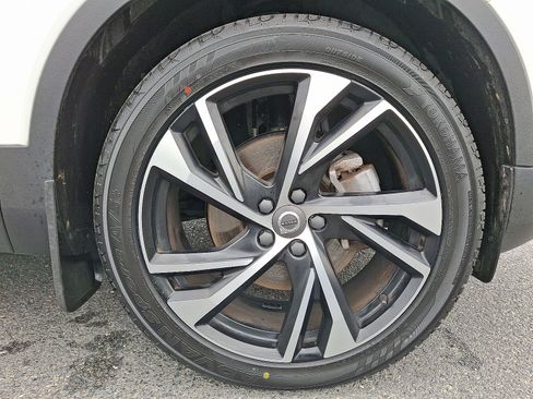 Used 2022 Volvo XC40 T5 R-Design w/ Advanced Package image 8