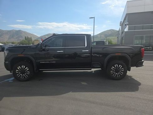 Used 2024 GMC Sierra 3500 Denali Ultimate AWD/4WD image 4