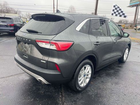 Used 2020 Ford Escape SE image 4