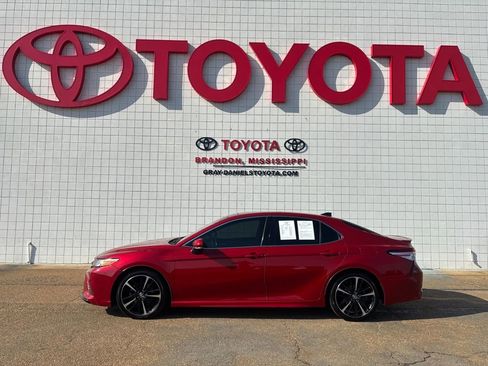 Used 2020 Toyota Camry XSE image 6