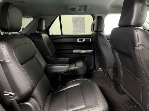 Used 2024 Ford Explorer XLT w/ Equipment Group 202A AWD/4WD image 20
