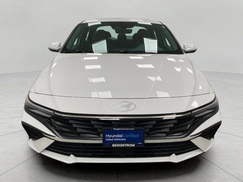 Certified 2024 Hyundai Elantra SEL w/ Convenience Package image 9
