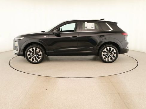 New 2026 Audi Q3 quattro 2.0T AWD/4WD image 2