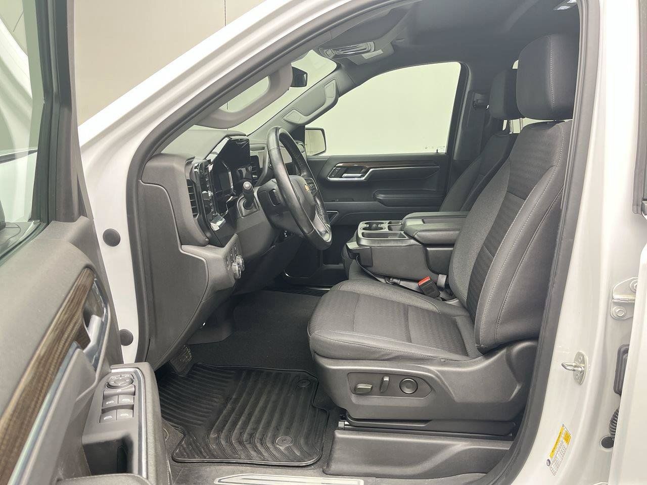 Certified 2023 Chevrolet Silverado 1500 LT AWD/4WD image 3