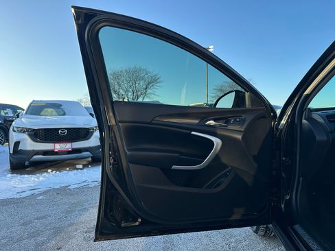 Used 2017 Buick Regal Sport Touring image 11