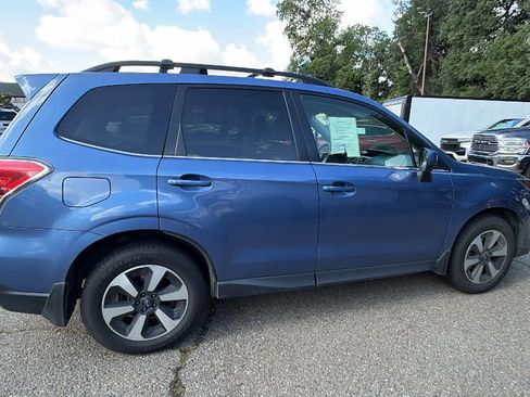 Used 2017 Subaru Forester 2.5i Limited AWD/4WD image 4