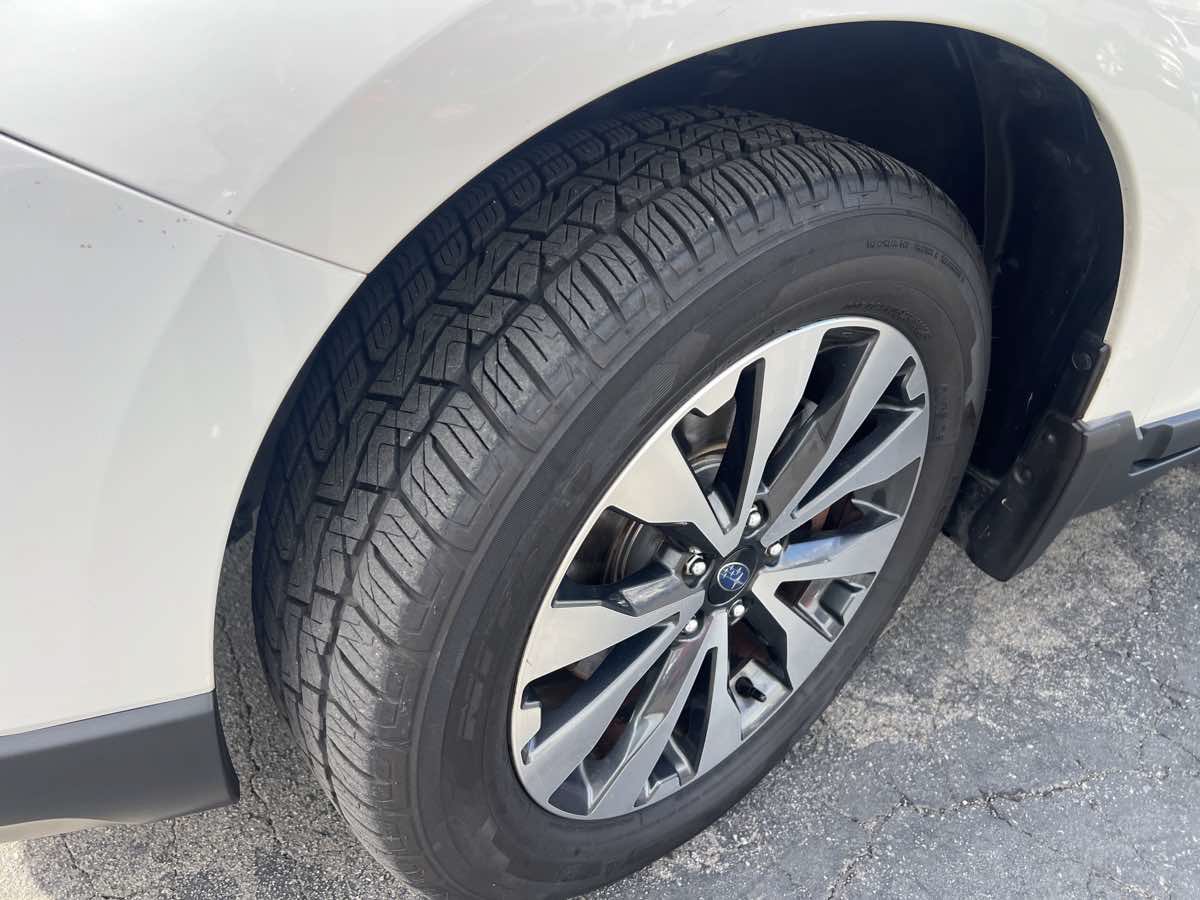 Used 2015 Subaru Outback 2.5i Limited AWD/4WD image 10