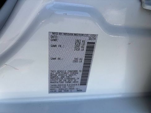Used 2025 Nissan Altima 2.5 SV FWD image 29