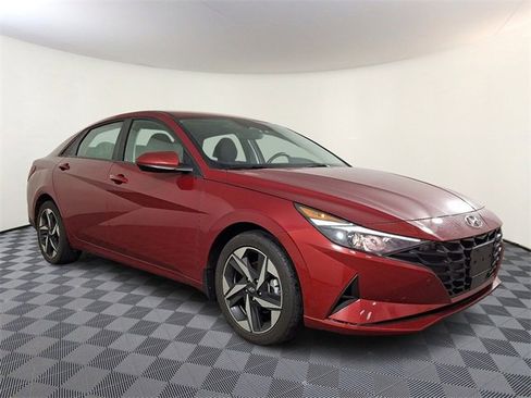 Used 2023 Hyundai Elantra SEL w/ Convenience Package image 1