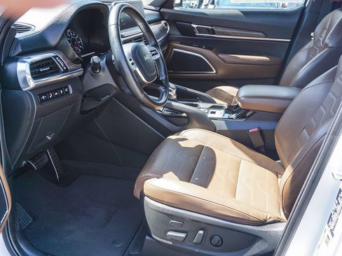 Used 2022 Kia Telluride SX w/ SX Prestige Package AWD/4WD image 18