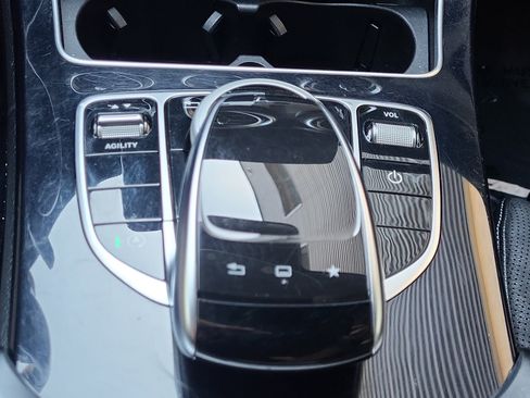 Used 2015 Mercedes-Benz C 300 4MATIC Sedan image 35