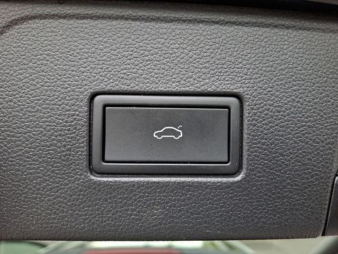 Certified 2023 Volkswagen Atlas SEL R-Line AWD/4WD image 31