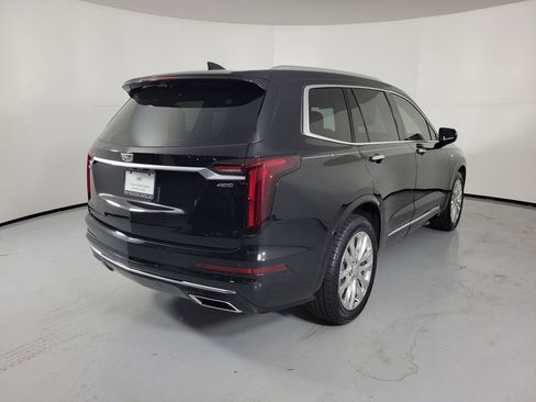 Used 2023 Cadillac XT6 Premium Luxury w/ Technology Package FWD image 4