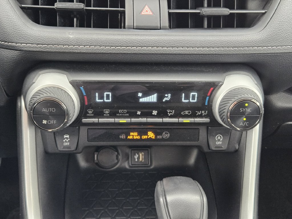 Used 2024 Toyota RAV4 XLE FWD image 16
