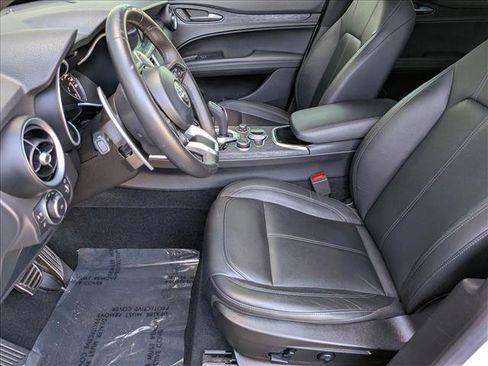Used 2022 Alfa Romeo Stelvio Sprint image 15