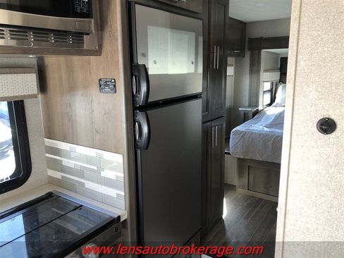 Used 2019 Mercedes-Benz Sprinter 170 image 21