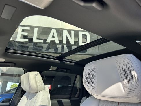 New 2026 Cadillac Vistiq Luxury image 22