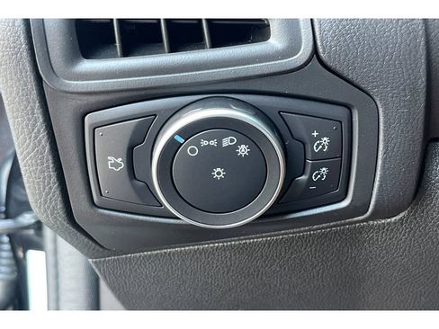Used 2018 Ford Focus SE FWD image 37