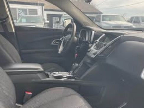 Used 2017 Chevrolet Equinox LT FWD image 10