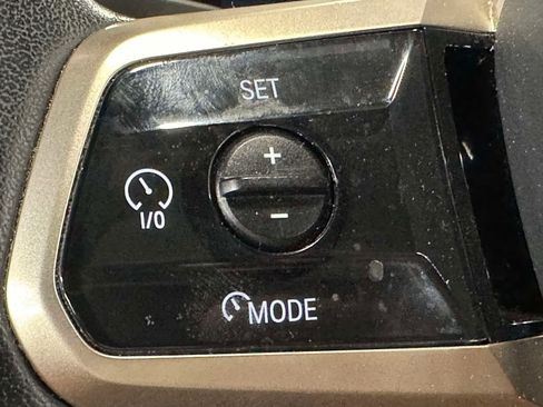 Used 2024 BMW iX xDrive50 w/ Premium Package AWD/4WD image 30