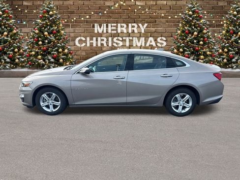 Used 2024 Chevrolet Malibu LT image 2