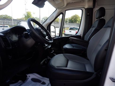 Used 2025 RAM ProMaster 3500 w/ Convenience Group FWD image 12
