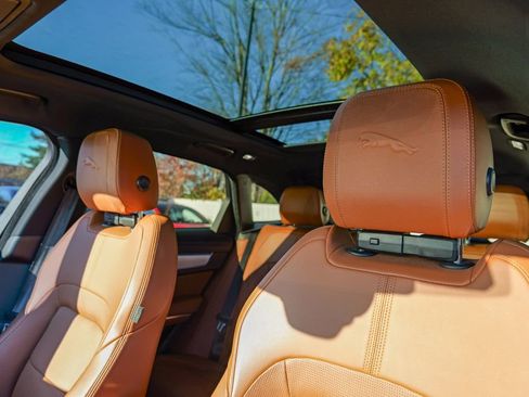 Used 2023 Jaguar F-PACE R-Dynamic S image 23