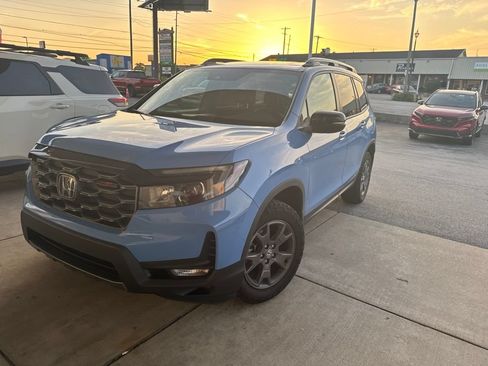Used 2024 Honda Passport TrailSport image 4