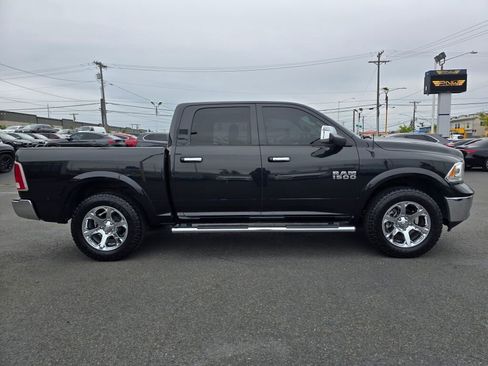 Used 2017 RAM 1500 Laramie w/ Convenience Group AWD/4WD image 5