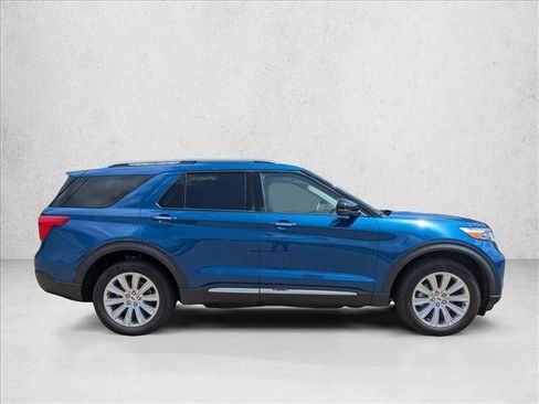 Used 2021 Ford Explorer Limited w/ Equipment Group 301A AWD/4WD image 4