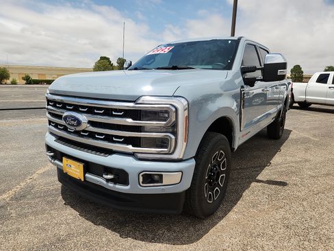 Certified 2024 Ford F250 Platinum AWD/4WD image 3